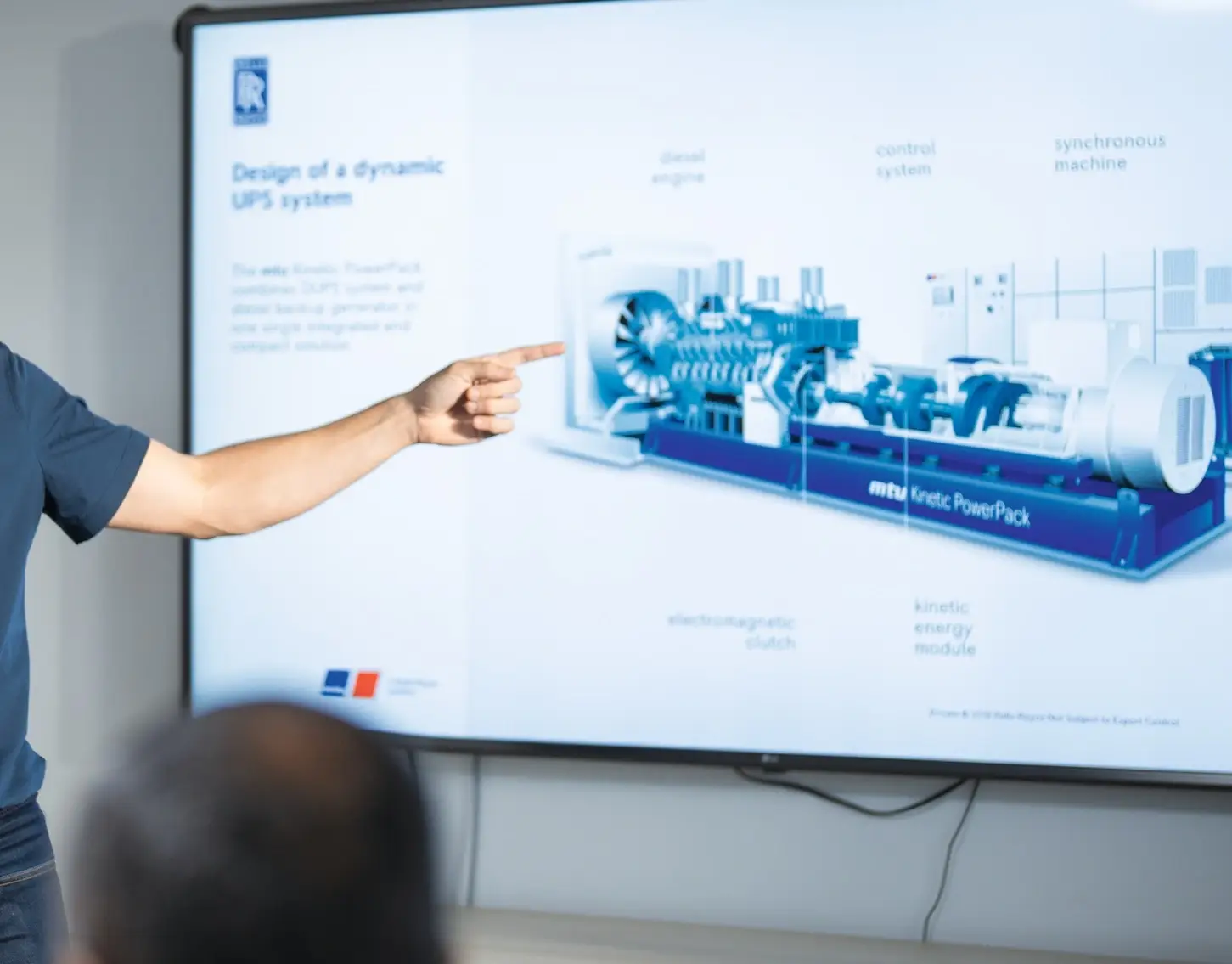 Diagram of an MTU Kinetic PowerPack showing the diesel engine, clutch, accumulator, and synchronous machine
